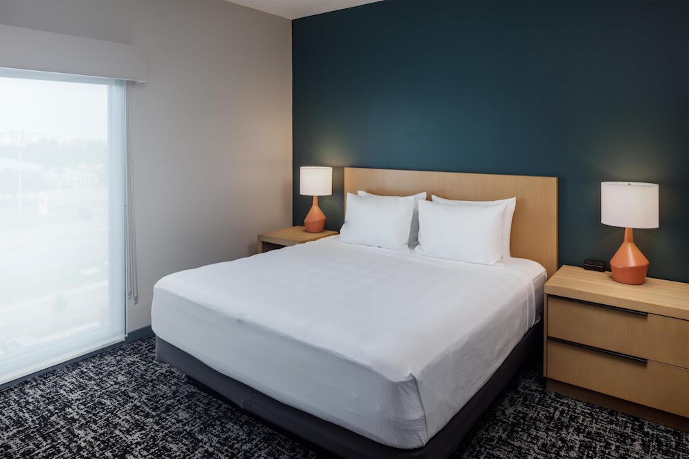 Hyatt House Destin 11/50