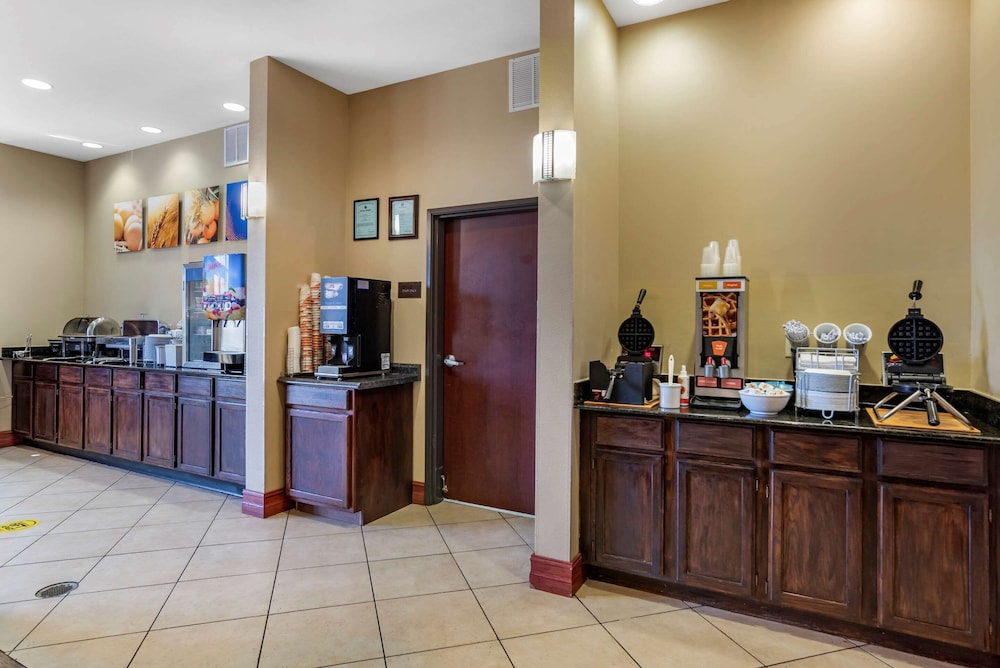 Comfort Suites Montgomery South 7/38