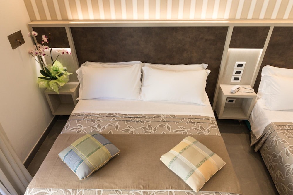 Hotel Cavour 19/30