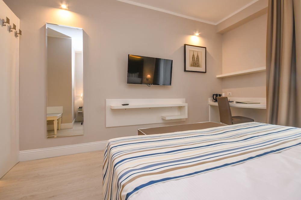 HOTEL OLIVETO 15/73