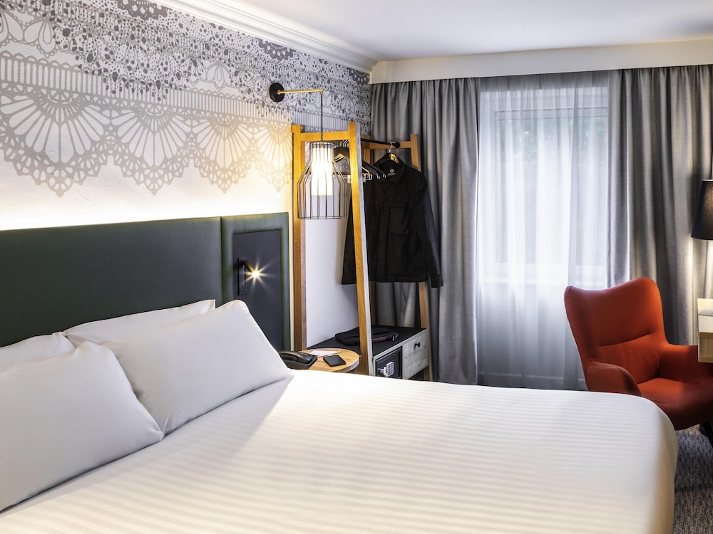 Classic, Double Bed, Accessible