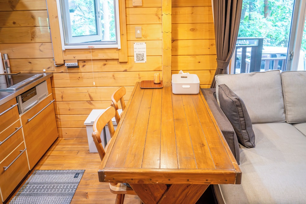 Hal Cottage 44/45
