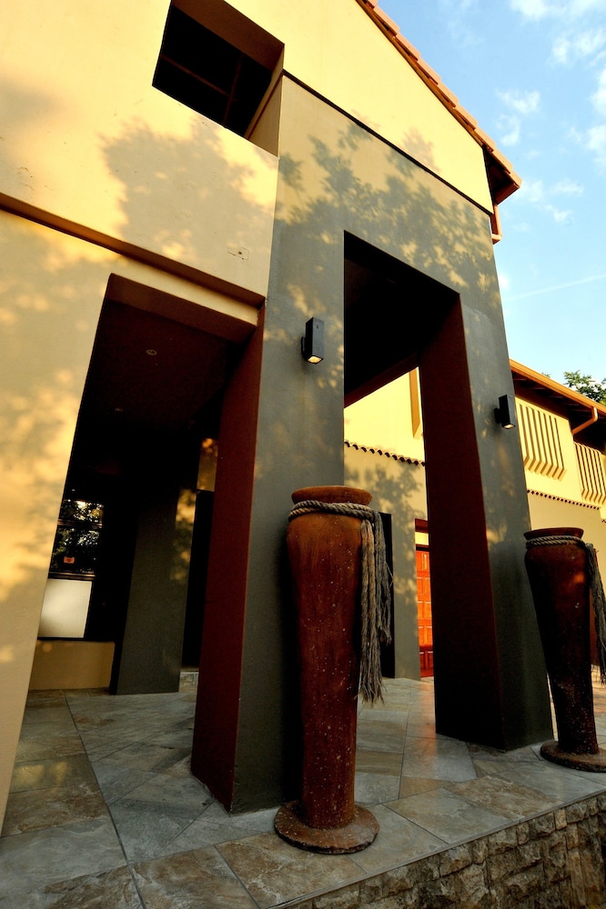 Sunset Manor Guest House 2/50