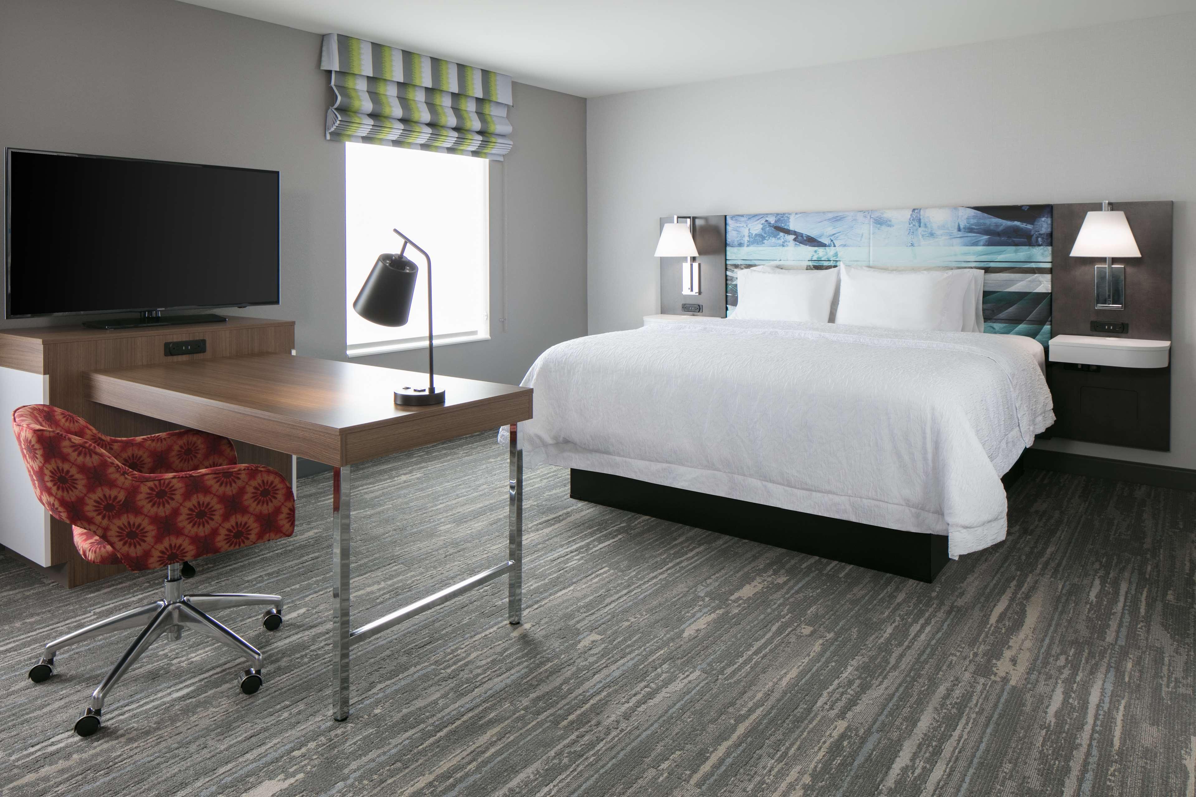 STUDIO, SUITE, KING BED