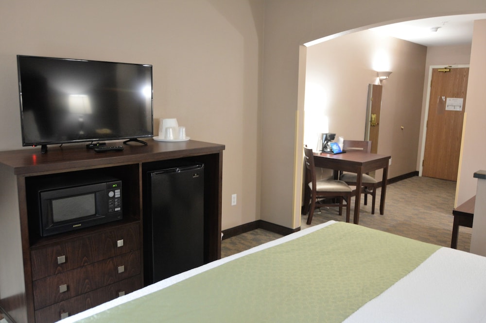 Fairbridge Inn And Suites Dupont 18/54