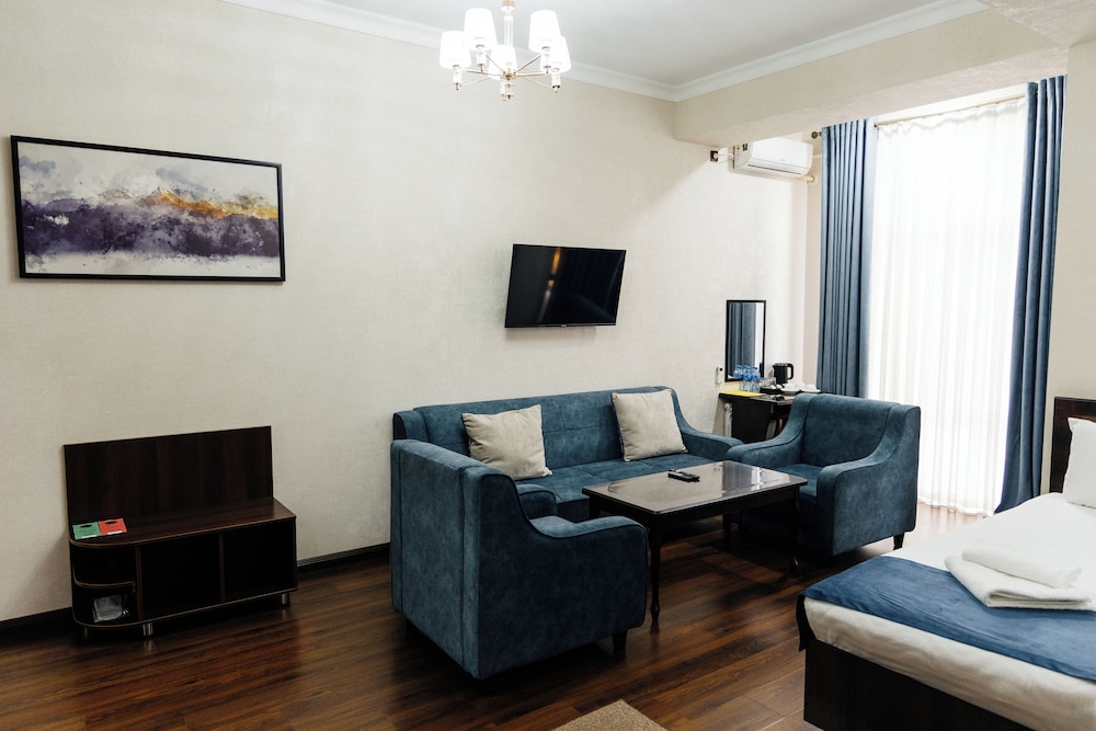 Ravan Hotel Tashkent 48/58