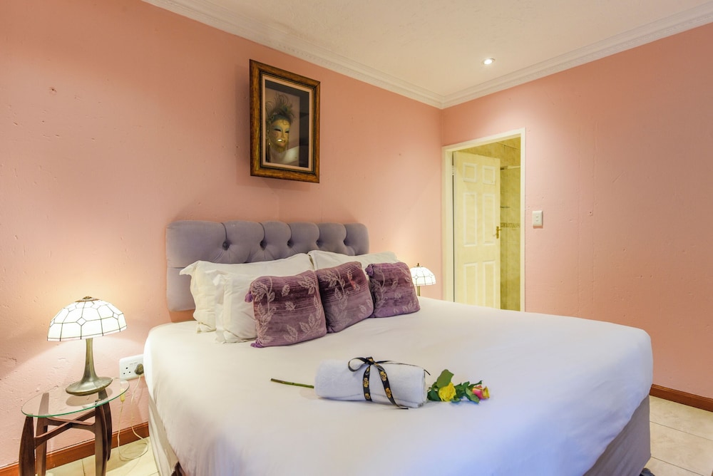 Venice, Queen Bed