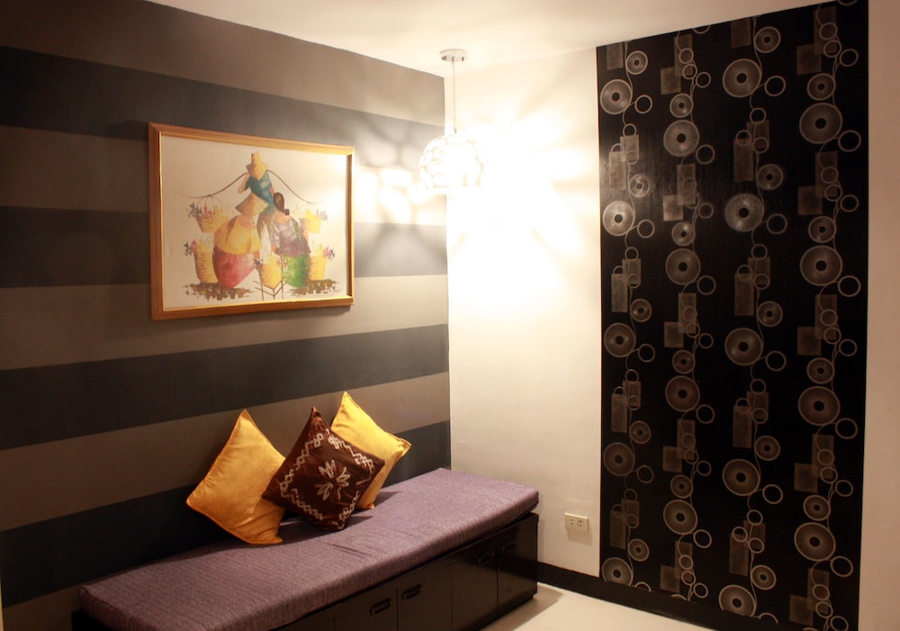 Frederick's Apartelle 26/52