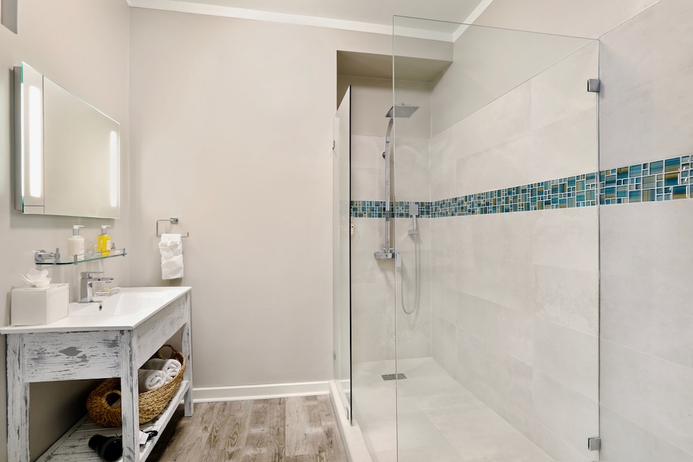 Sea Breeze Beach House 14/72