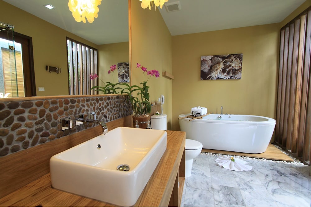 Deva Samui Resort And Spa 50/50