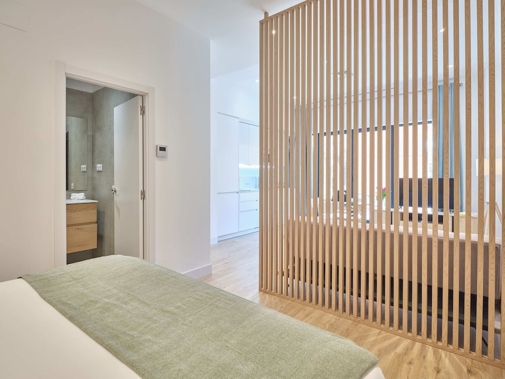 SUITE, DOUBLE BED, SOFA
