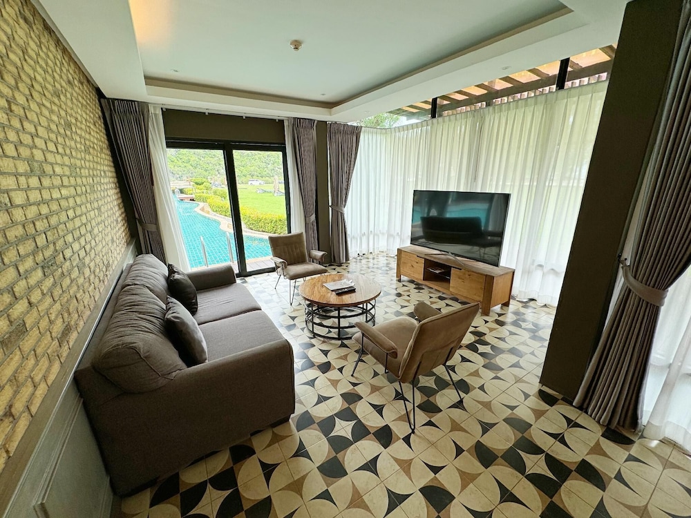 La Isla Pranburi Beach Resort 26/50