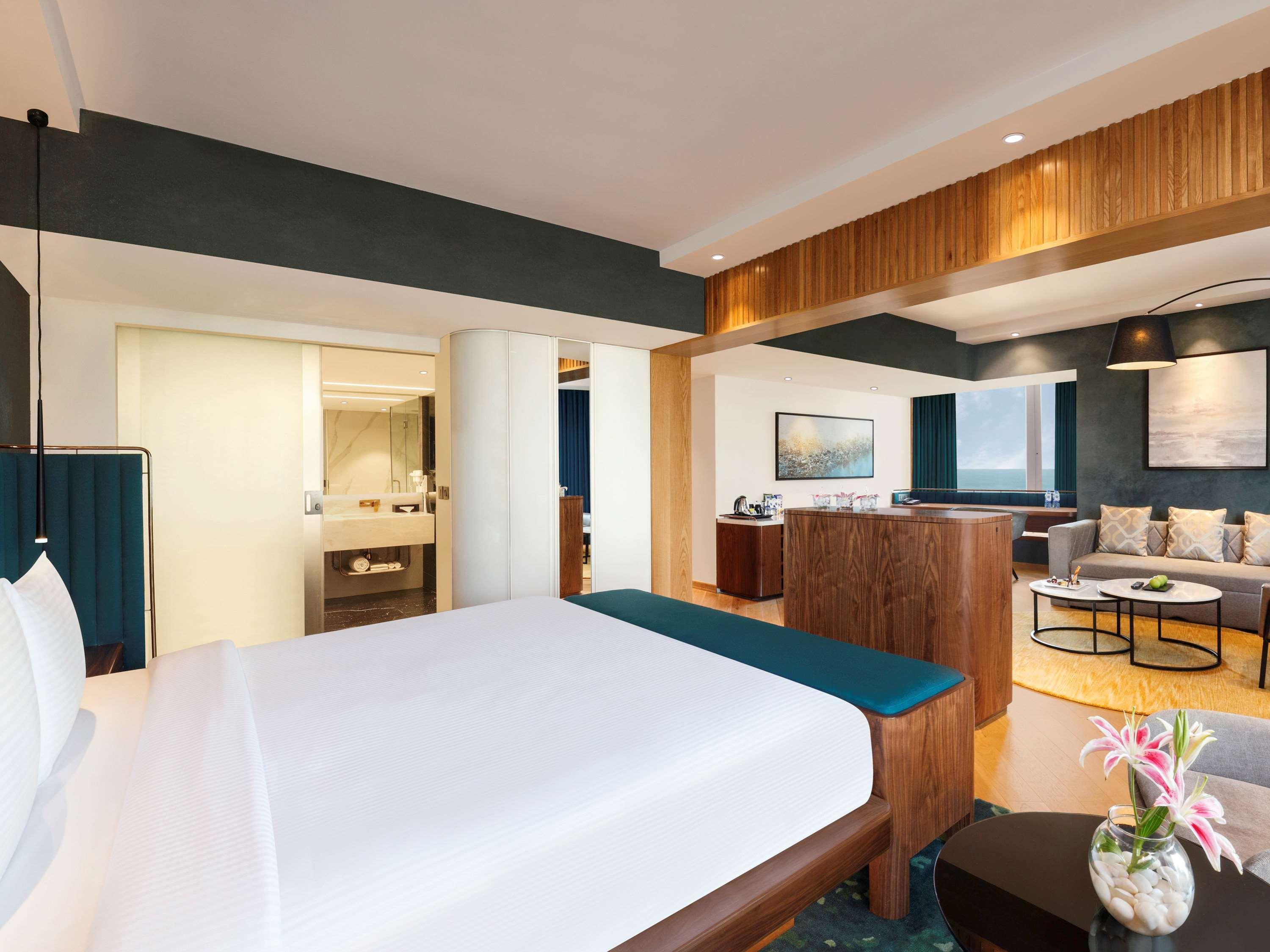 EXECUTIVE, SUITE, KING BED, OCEAN VIEW, PREMIER LOUNGE ACCESS