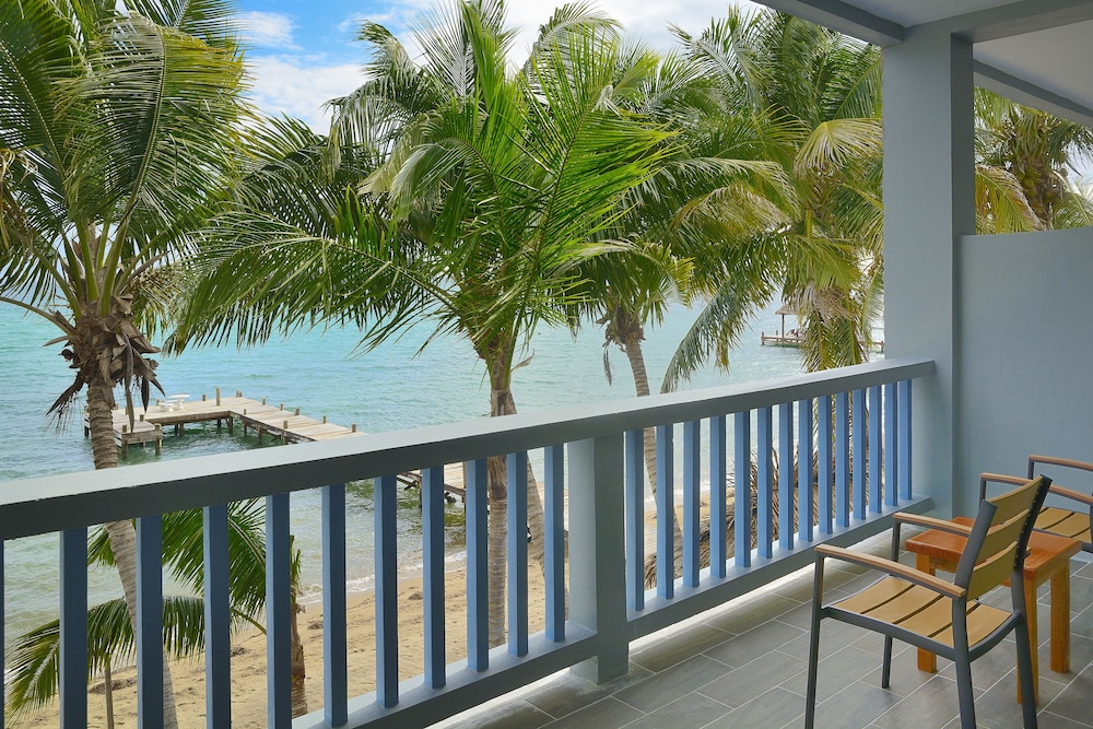 Parrot Cove Lodge 5/72
