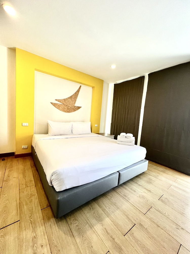 The Blue Pearl Kata Hotel 30/66