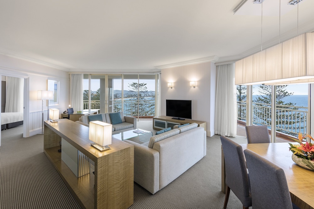 Crowne Plaza Terrigal 55/75