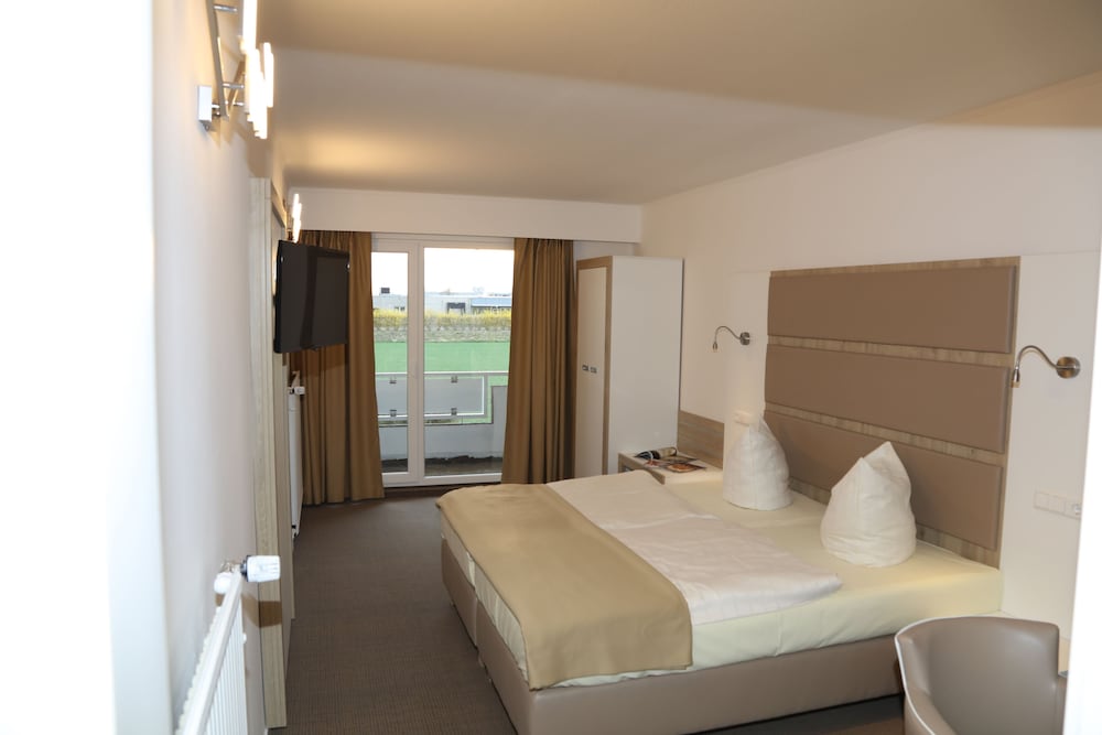 Confour Hotel 11/50