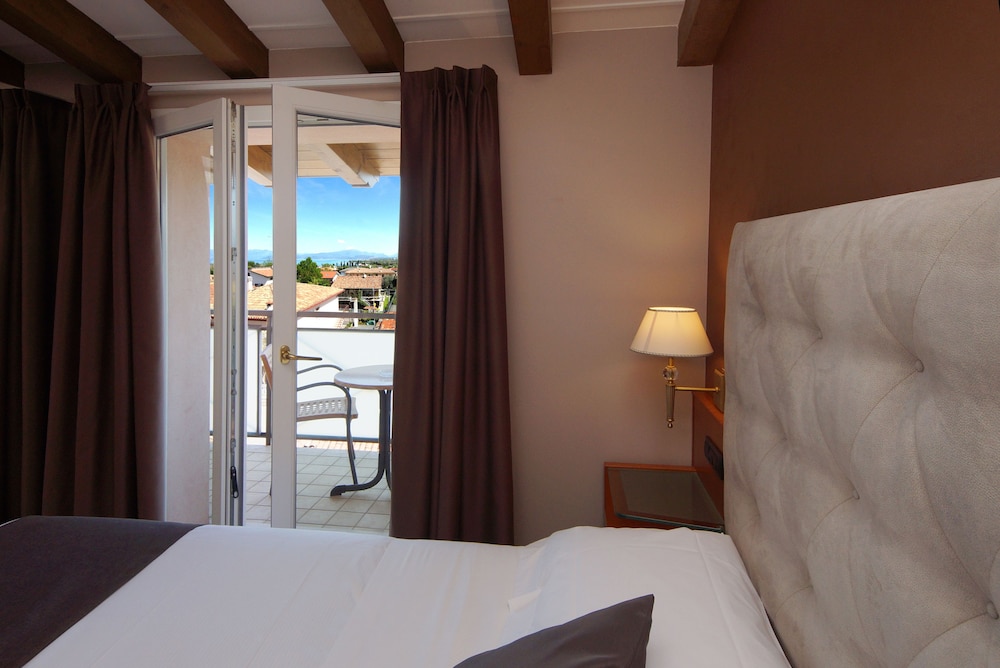 Hotel Clarin 14 By Dori 25/67