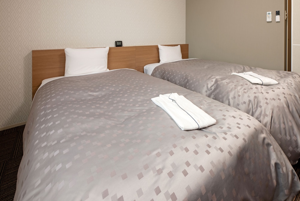 Compact, Twin Beds
