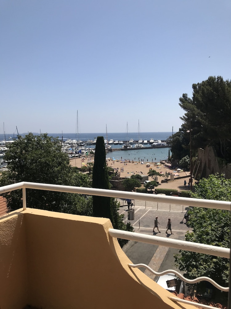 Hotel Restaurant la Calanque 39/50