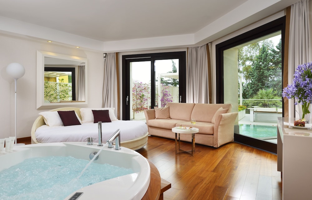 Paradiso Relais Hotel 54/92