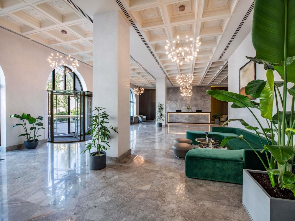 Tbilisi Philharmonic by Mercure Hotel 30/48