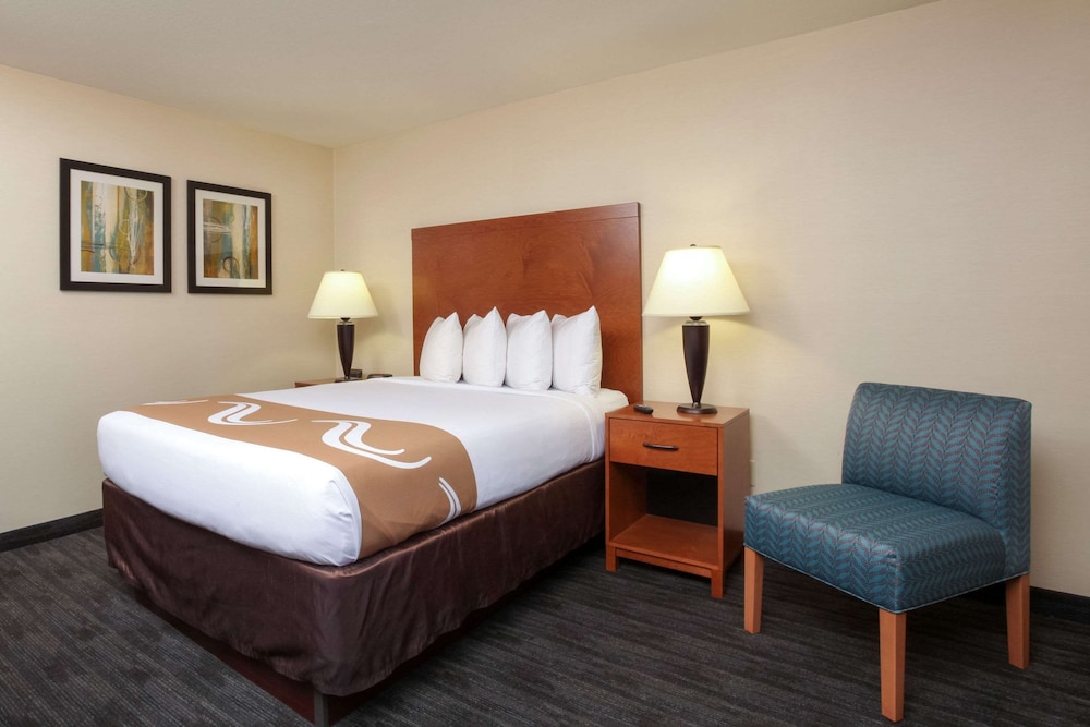 ROOM, KING BED, ACCESSIBLE