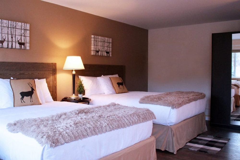 Standard, 2 Queen Beds