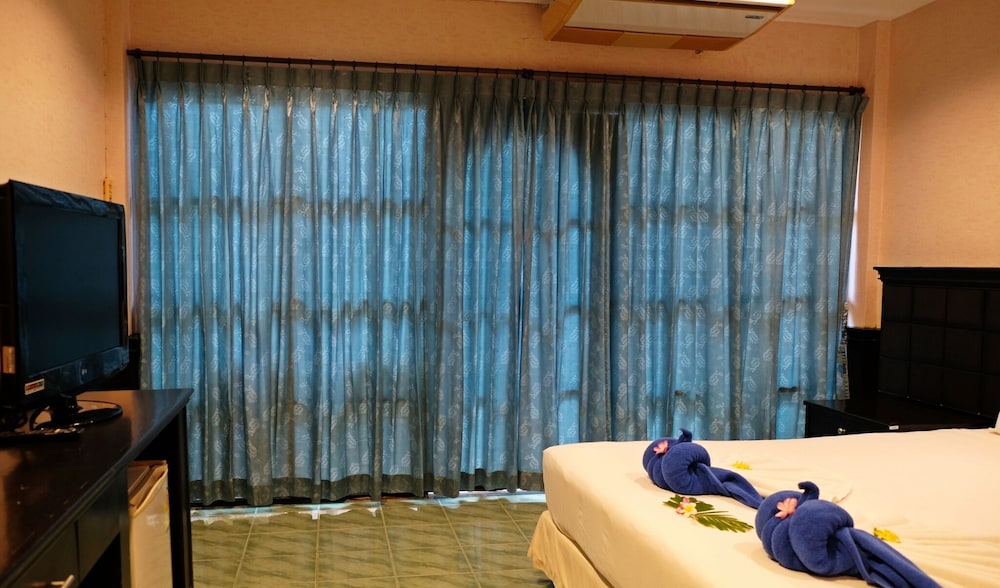 ANDAMAN LANTA RESORT 25/50