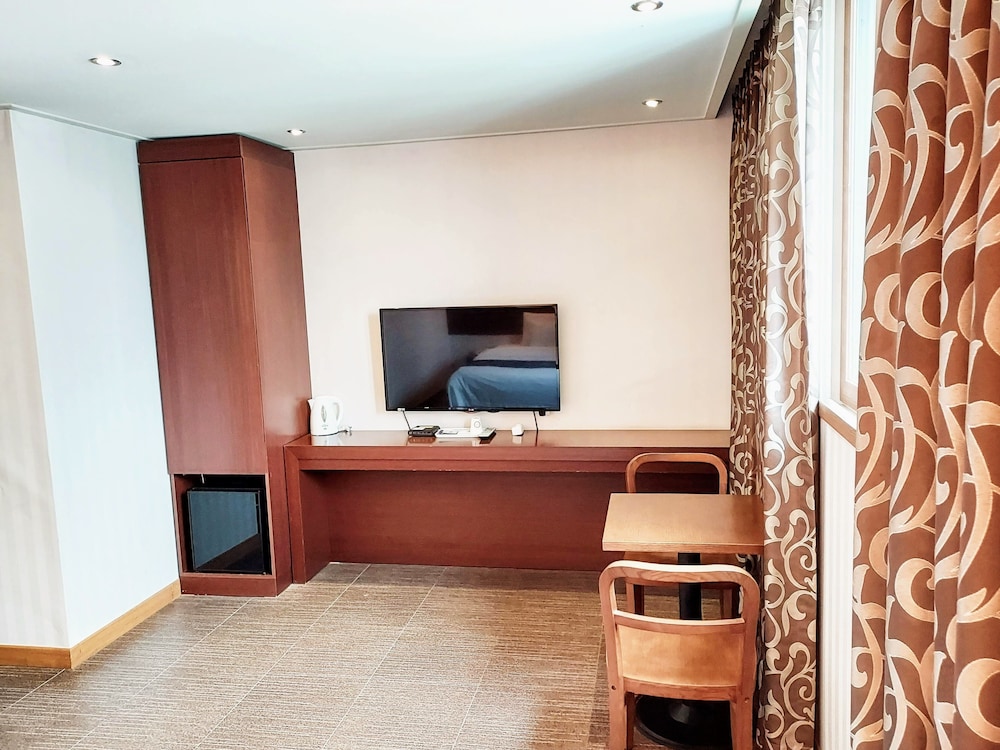 Namsan Hill Hotel 51/62