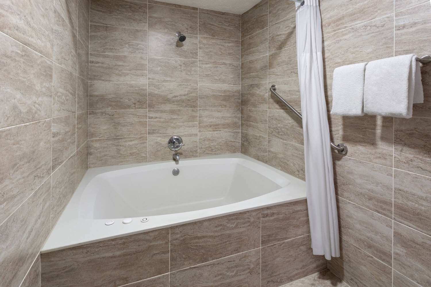 Days Inn by Wyndham Douglasville-Atlanta-Fairburn Road 20/20