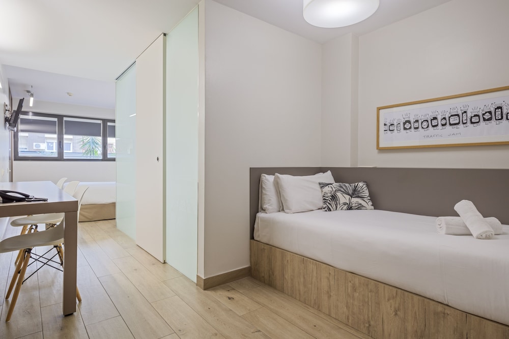 Aparthotel BCN Montjuic 40/96