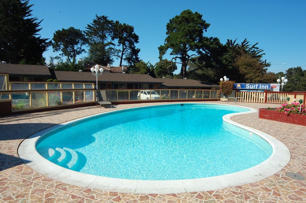 Monterey Surf Inn 10/40