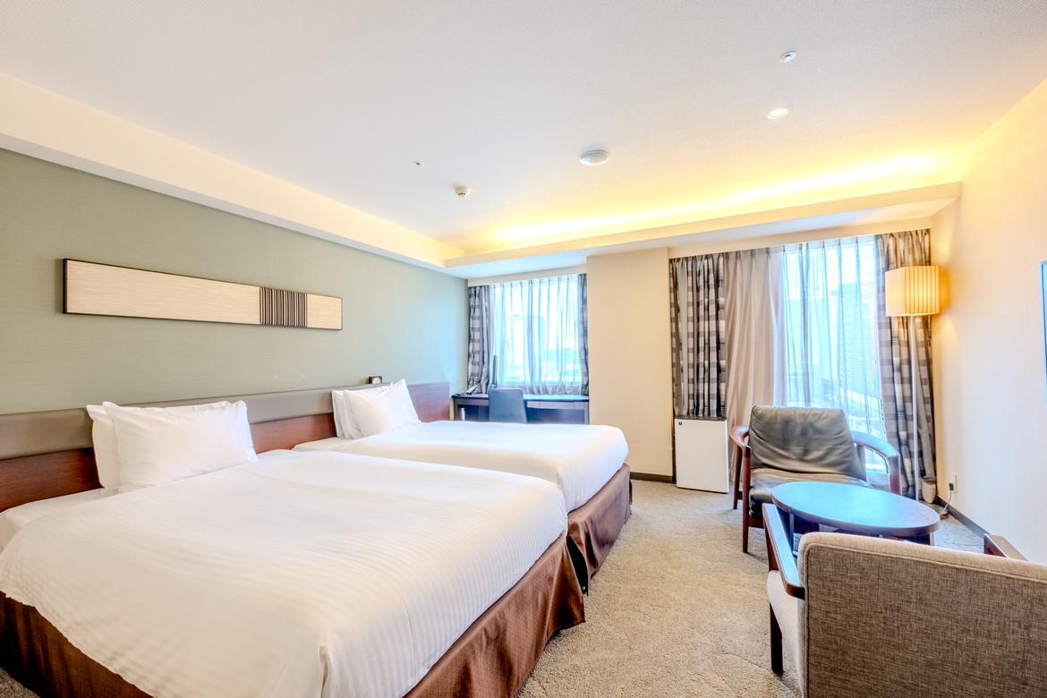 Deluxe, Single, Twin Beds