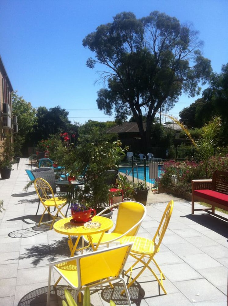 Parkwood Motel Apartments 24/32