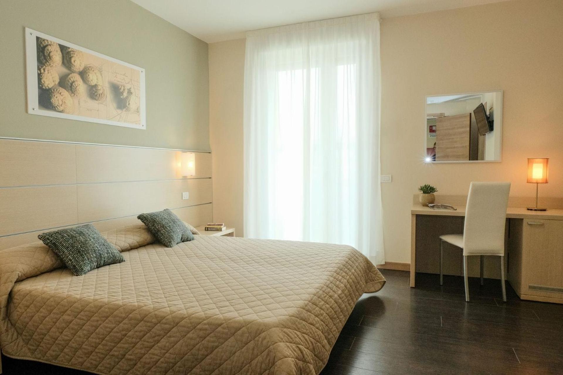 Superior, Double or Twin Bed, Lateral Side Sea View