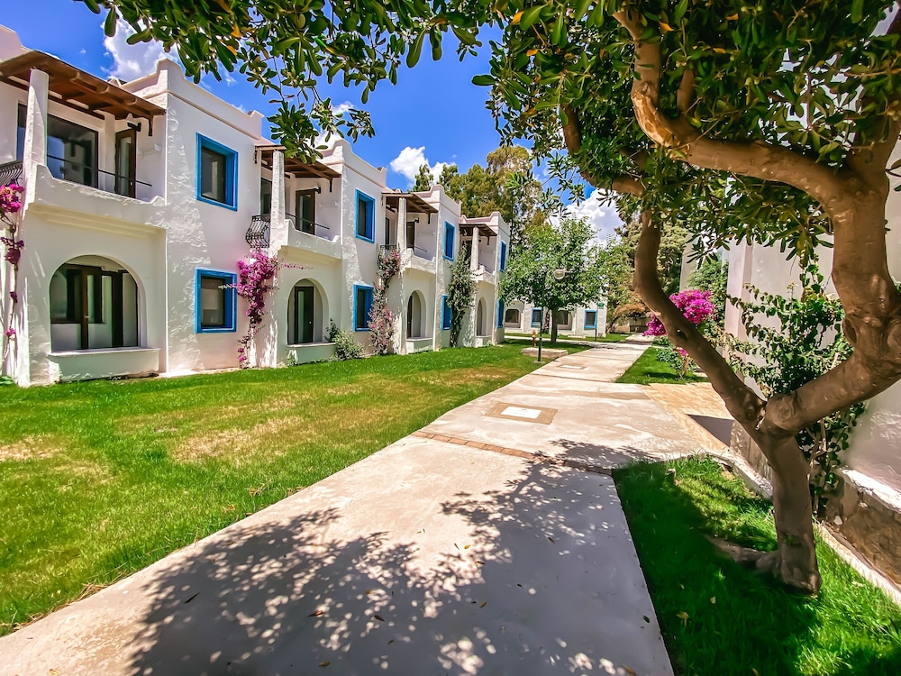 Club Muskebi Hotel 40/50