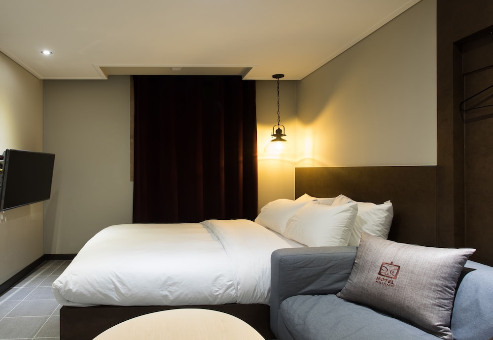 Shinchon Touch Hotel 14/24