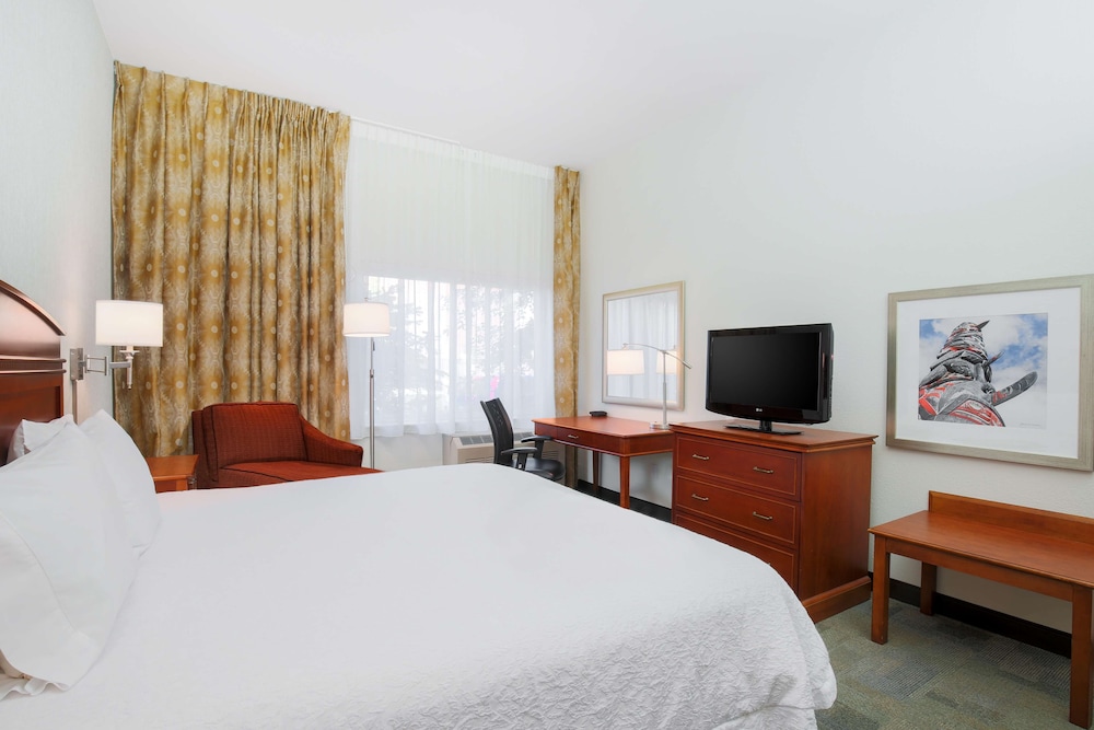 Hampton Inn Anchorage 10/33