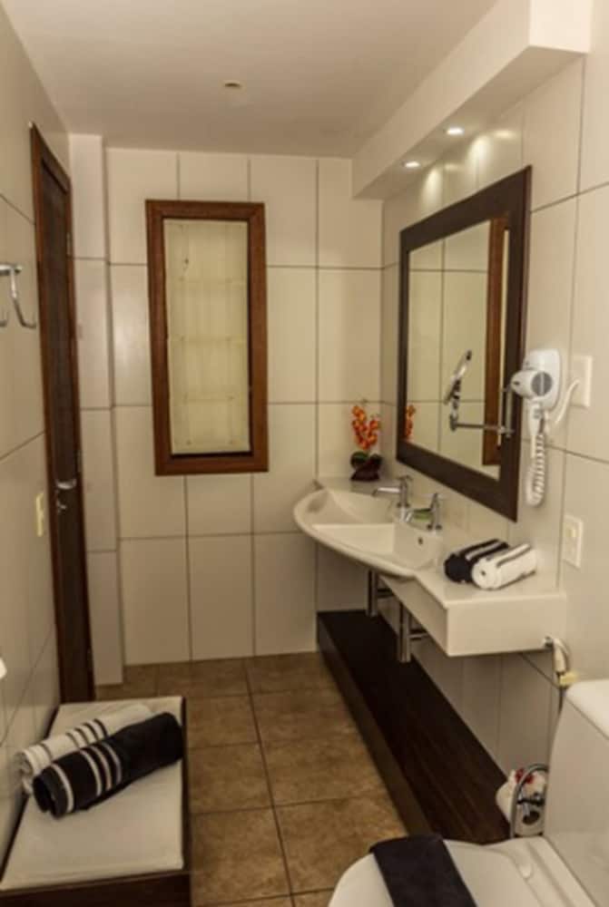 Hotel Il Nuraghe 69/70