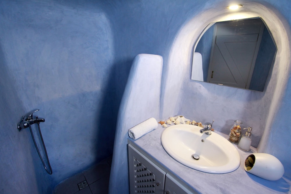 Blu Blanco Cave House 41/47
