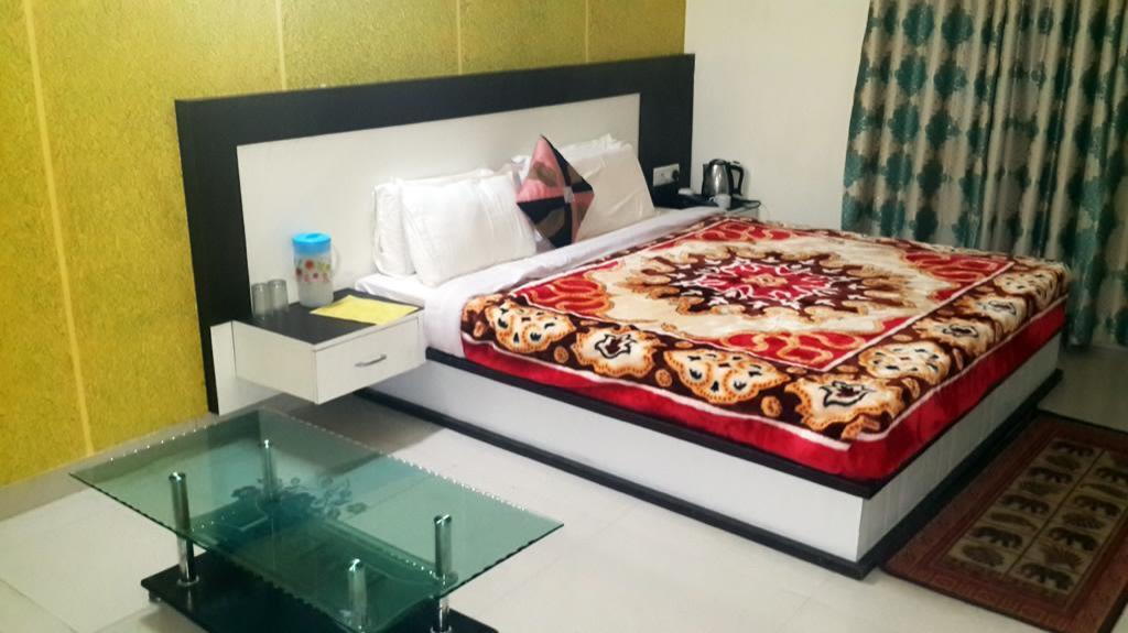 Hotel Krishna International 18/25