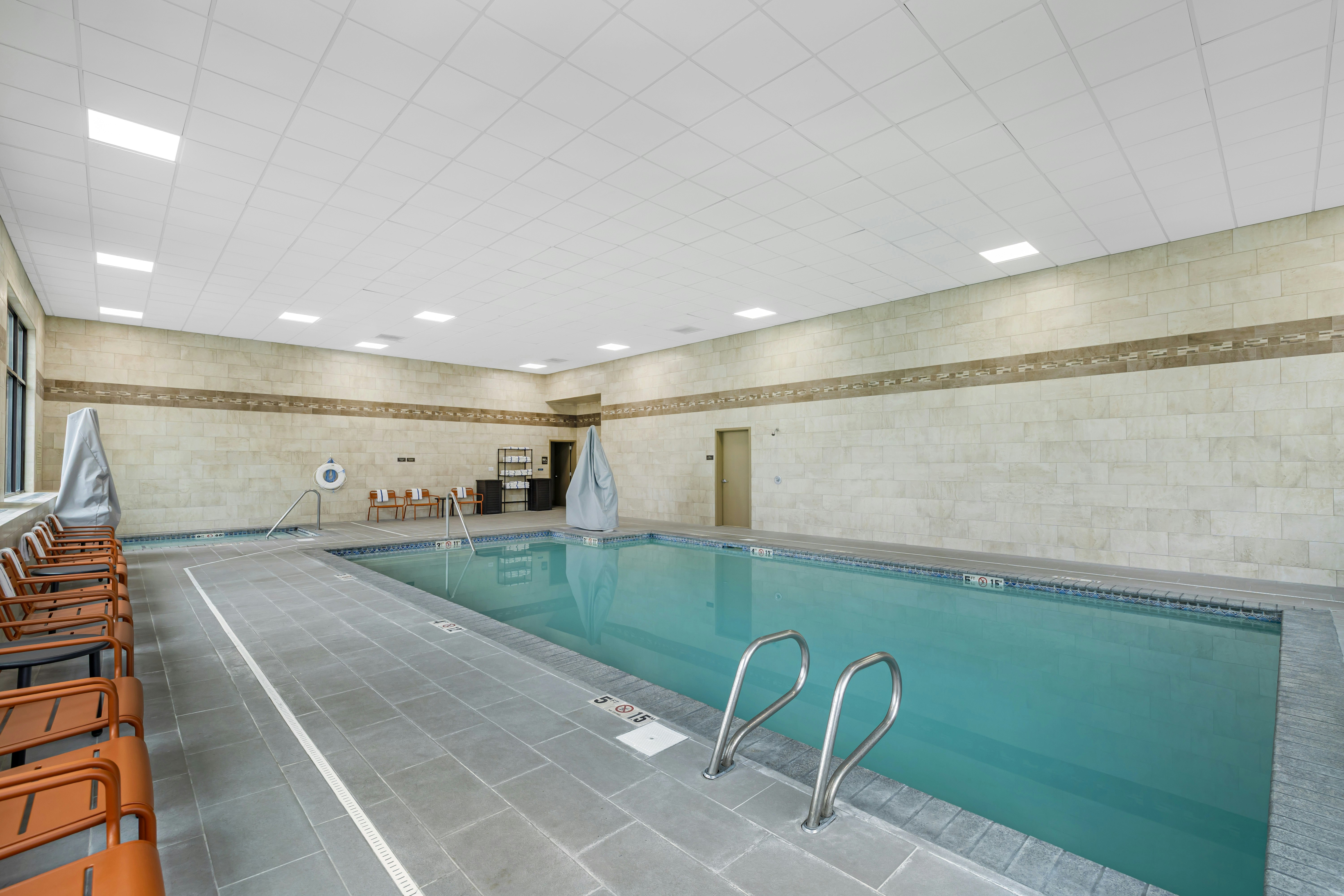 Hampton Inn Suites Bend 27/48