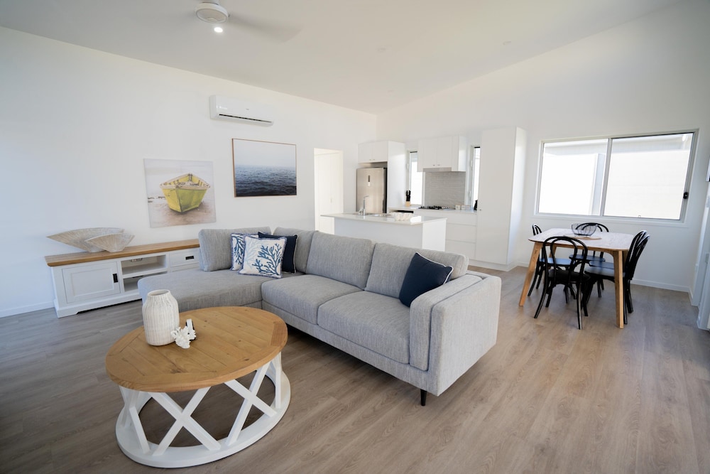 Boat Harbour Studio Apartments and Villas 29/48