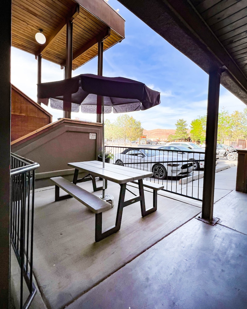 Big Horn Lodge 27/48