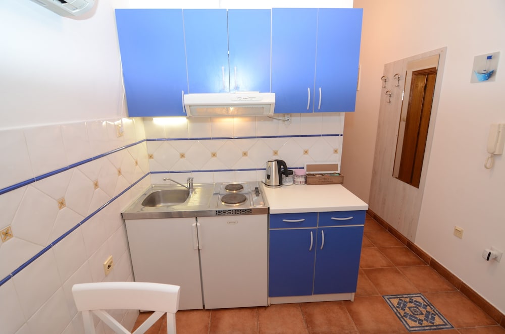 Maritimo Apartments 4/50