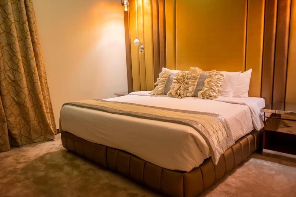 فندق ميرال كراون(Meral Crown Hotel) 19/62