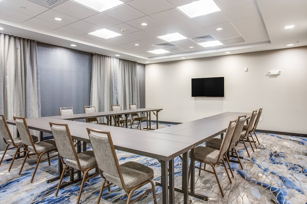 Fairfield Inn & Suites by Marriott Rolla 44/46