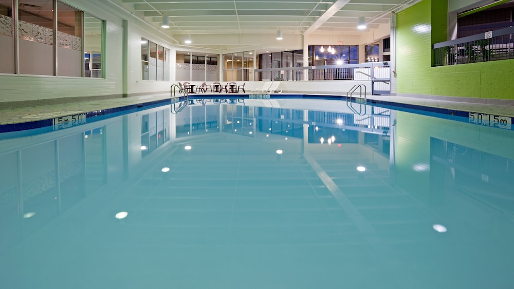 Holiday Inn Burlington Hotel And Conference Centre 33/76