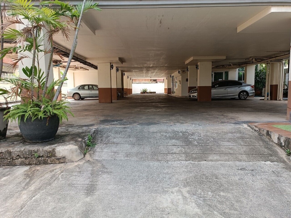 Grandview Condominia 14/17